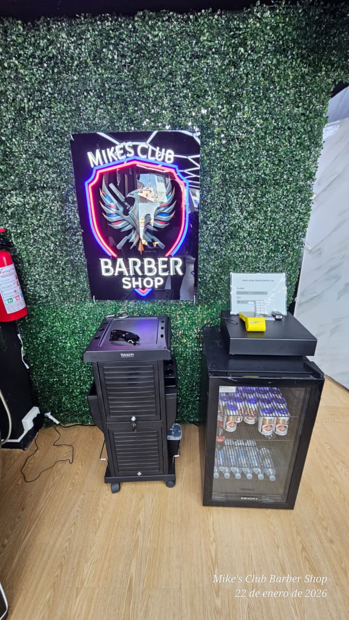 Mini refrigerador con bebidas de cortesía